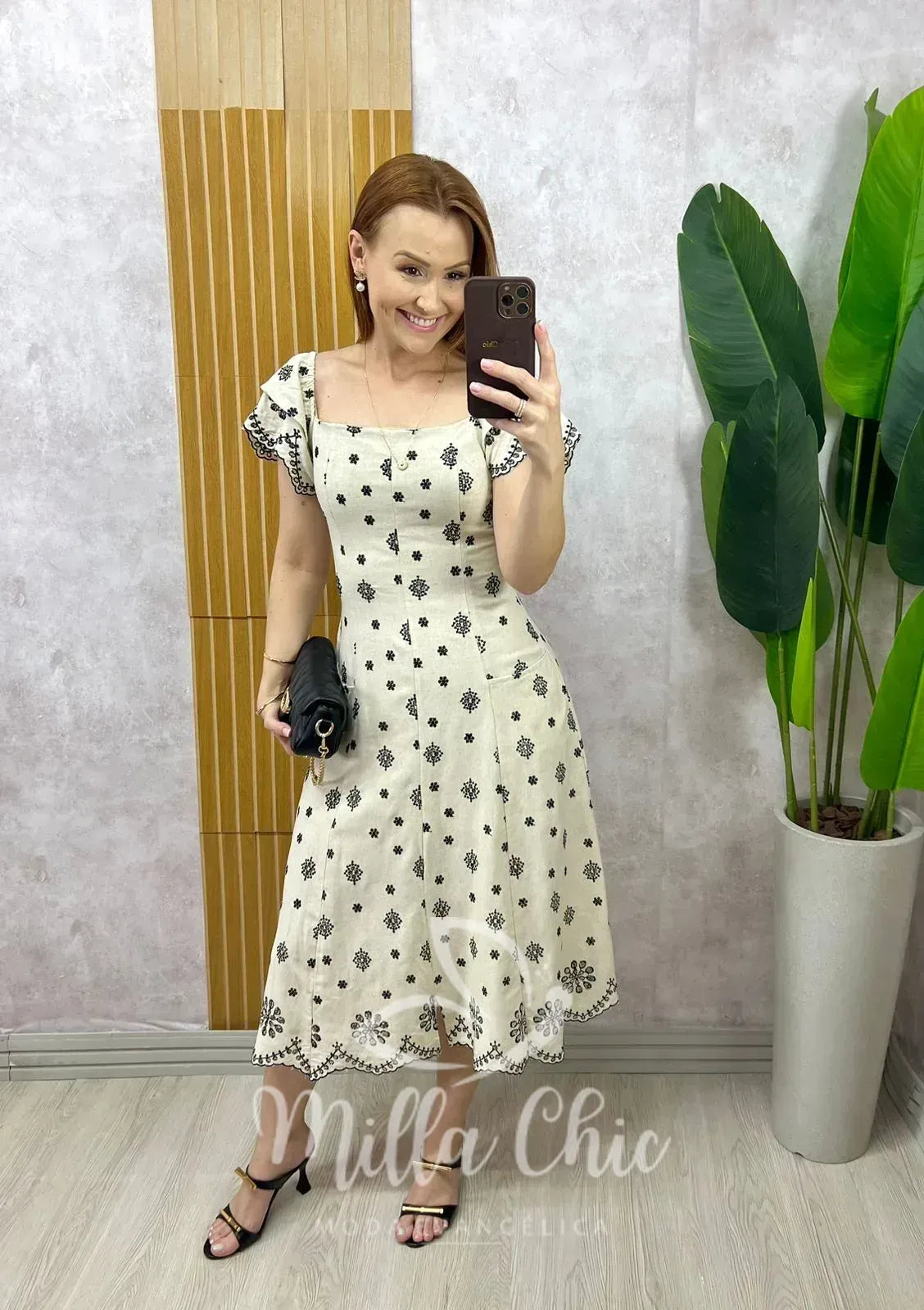 Vestido Eliara Em Linho Bordado – Preto